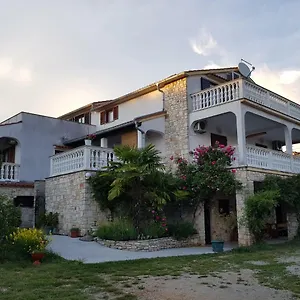  Appartamento Nada And Family